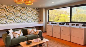BEE Suites Santa Ana - San Jose - Image 4