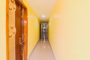 OYO Hotel Grand Silicon - Image 2
