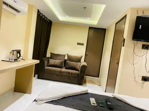 Hotel Dolphin residency - Image 5