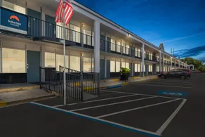 Suburban Studios Orange Park - Jacksonville near Naval Air Station - Image 5