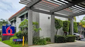 Studio 6 Suites Santa Ana, CA - Image 4