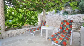 Green Oasis Holiday Home - Image 4
