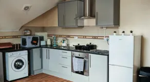 MARLEY MANSIONS APARTMENT - Clarendon - Image 4