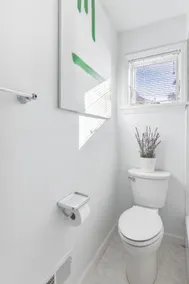 Luxury NY Home with Free Parking - Image 5