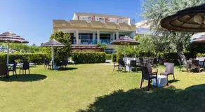 Hotel Holiday - Image 5
