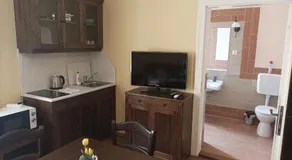 Thermália Vendégházak - Tulipán Apartman - Image 3