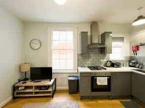 Suitely - Berkeley Apt 2 - Image 5