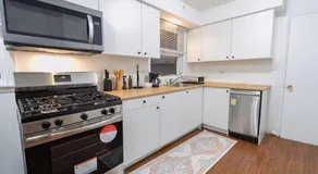 Two Bedroom house in Skokie with full kitchen and parking - Image 4