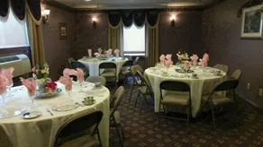 Hearthstone Inn & Suites - Image 5