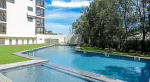 Studio standing Piscine vue mer - Image 3