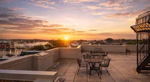 Luxury Rooftop Pool & Dock Steps to Downtown - Image 3