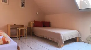 Óvár 12 Vendégház - Image 2