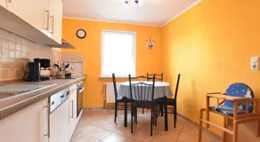 Holiday home with terrace & garden - Image 4