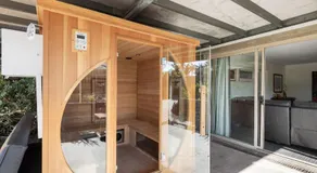 5 bedroom suite sleeps 16 with fully equipped kitchen & two bathrooms - Image 5