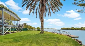 Pumicestone Paradise, Waterfront, sleeps 10, Meldale - Image 5