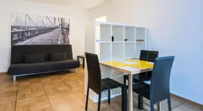 Mainhatten Apartment - Image 2