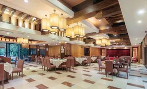 Caston Huanglong Hotel - Image 5