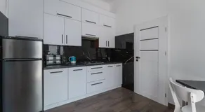 Queen Apartments - Image 4