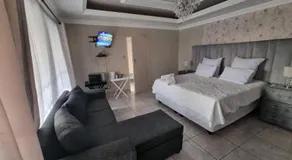 016 Guest House - Image 2