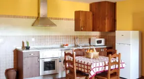 Cozy house in Villamiel with mountain view - Image 4