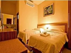 Marina Hotel - Image 2