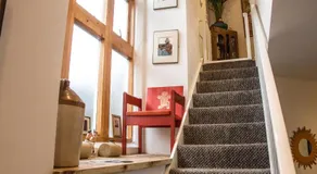 James John Hamilton House and backpacker hostel - Image 3