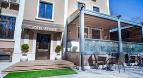 Hotel Antique - free private parking - Image 5