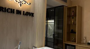 Rich Hotel - Image 2