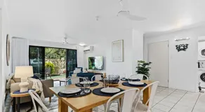 Rainforest and Reef Retreat Esplanade Ground Floor Apartment - Image 3