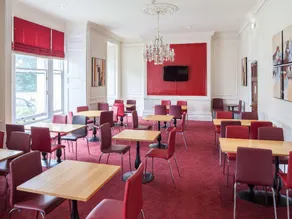 Travelodge Tunbridge Wells - Image 2