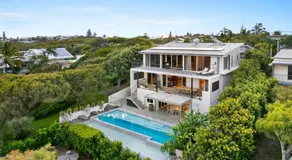Bombora Beach House in Noosa - Image 4