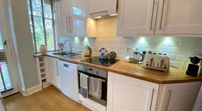 Old Abbey Cottage - Image 4