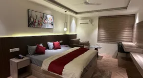 LaCasa Heights - Image 2
