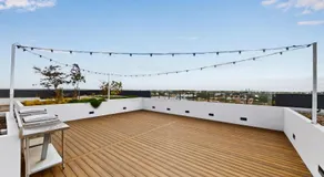 Modern 2-Bed Apartment with Private Balcony - Image 5