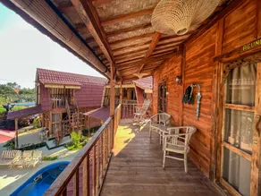 Room 2 Agung Guesthouse at Melasti Mountain Resort - Image 4
