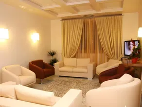 Hotel Calinferno - Image 5