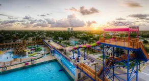 NEW - Amazing Sunshine - Up 6 Guests-Private Backyard - Image 3
