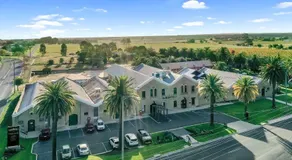 Tuileries at De Bortoli Rutherglen - Image 3