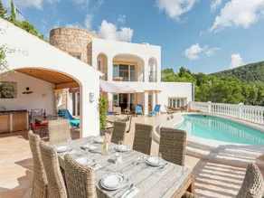 Villa in Cala Llonga near Beach & Ferry Port - Image 3