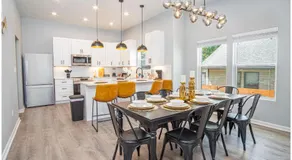 Inviting 4BR2BA Near Downtown Riverwalk - Image 2