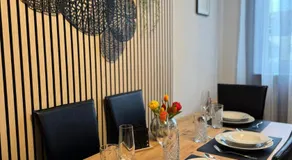 Family freundliche geräumige Design-Wohnung mit Balkon im Zentrum - APOLONIAliving - Image 2