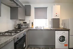 3-Bed Apartment Ideal for Contactors - Near Clyde Shipyard - 25 min Glasgow Airport - Image 4