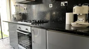 Single Room - Town & University nearby, 24h Bus, Airport-linked - Image 2