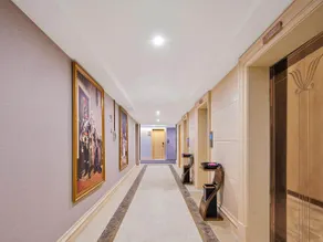 Vienna International Hotel Xingyi Wanfenglin Airport Pingdong Plaza - Image 4