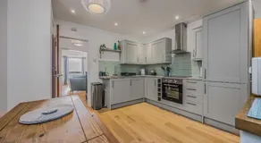 Tasteful, Seafront Family Flat - Pass the Keys - Image 4