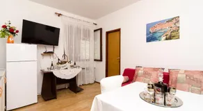 Guest House Kola - Camera Matrimoniale Standard con Balcone - Image 2