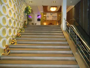 Hotel Maan Residency - Image 2