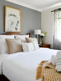Doomben Ridge Farm House - Image 2