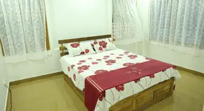 4 Bed Flat - Sleeps 8 - Pets - Smoking - Parking - Image 3