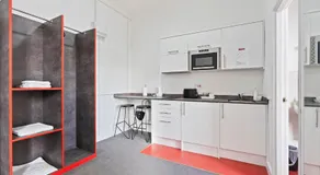 Modern Self-Contained Studio in Dudley Sleeps 2 - Image 2